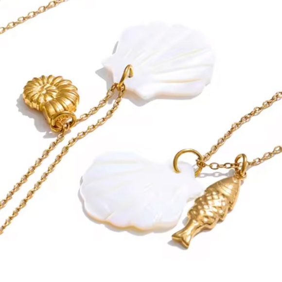 Ocean Gold Seashell White Shell 18K Gold Stainless Steel Waterproof Necklace - Picture 7 of 8
